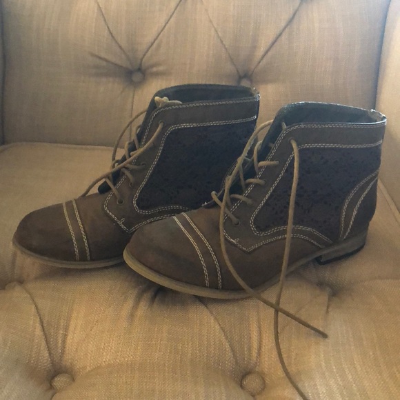 Lace brown booties. - Picture 1 of 5